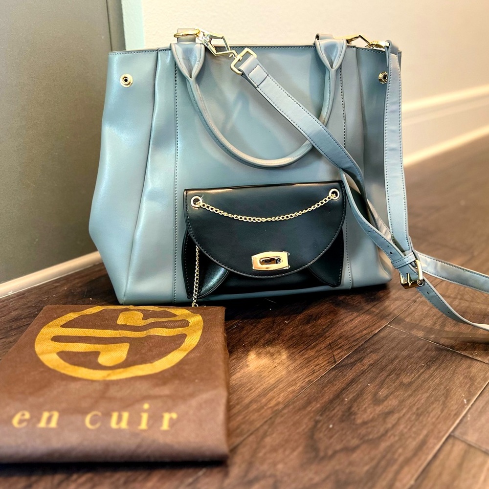 Segolene en Cuir Paris designer bag; gray black gold hardware; crossbody strap